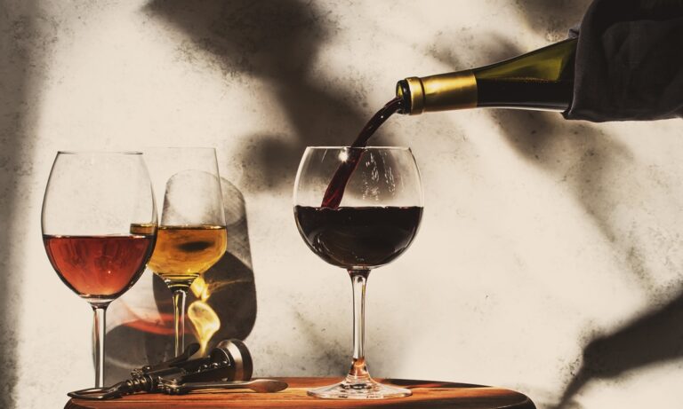 Wine tasting Red wine pouring ไวน์สำหรับมือใหม่